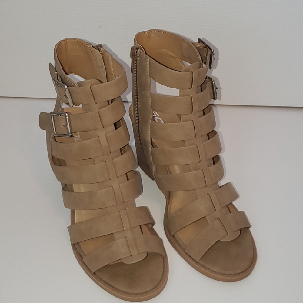 Soda Tan Caged Open Toe Sandals Size 7.5